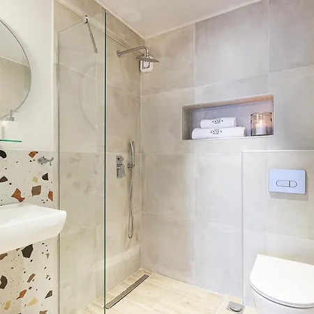 9 Luxury Sarti